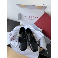 발렌티노 Valentino 톤온톤 스터드 락스터드 새틴 발레리나 핑크 피피