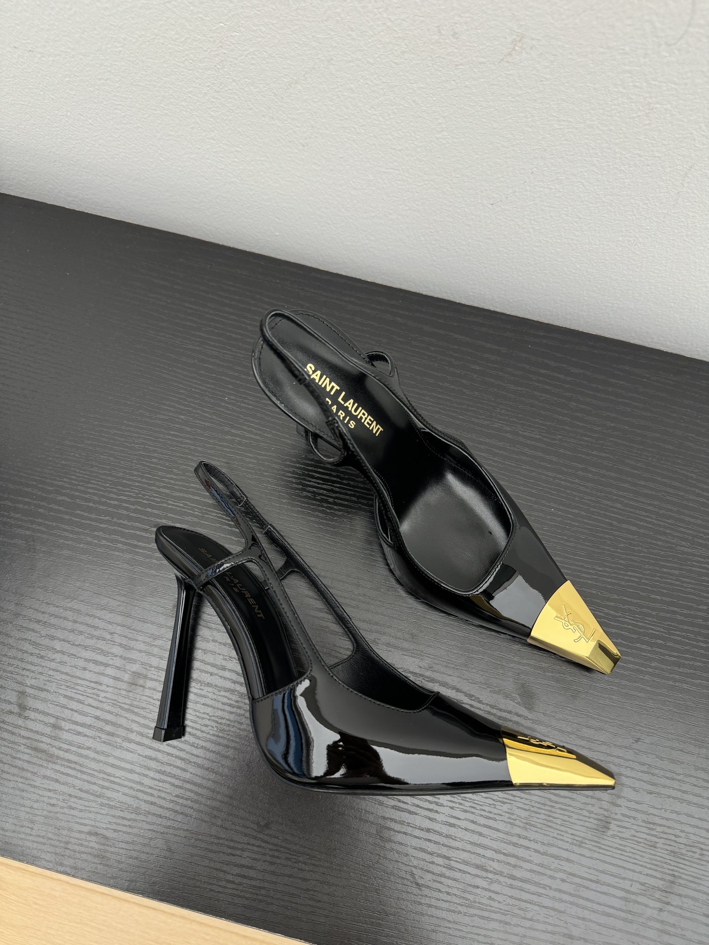 Yves Saint Laurent 하이힐