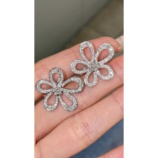 반클리프 Van Cleef & Arpels 플라워레이스 Flowerlace 귀걸이