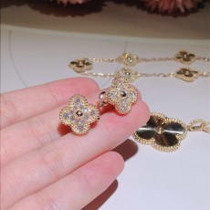 반클리프 Van Cleef & Arpels 스위트 알함브라 Sweet Alhambra 귀걸이