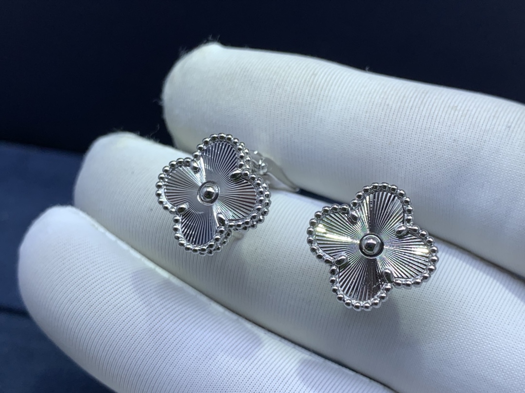 반클리프 Van Cleef & Arpels 스위트 알함브라 Sweet Alhambra 귀걸이