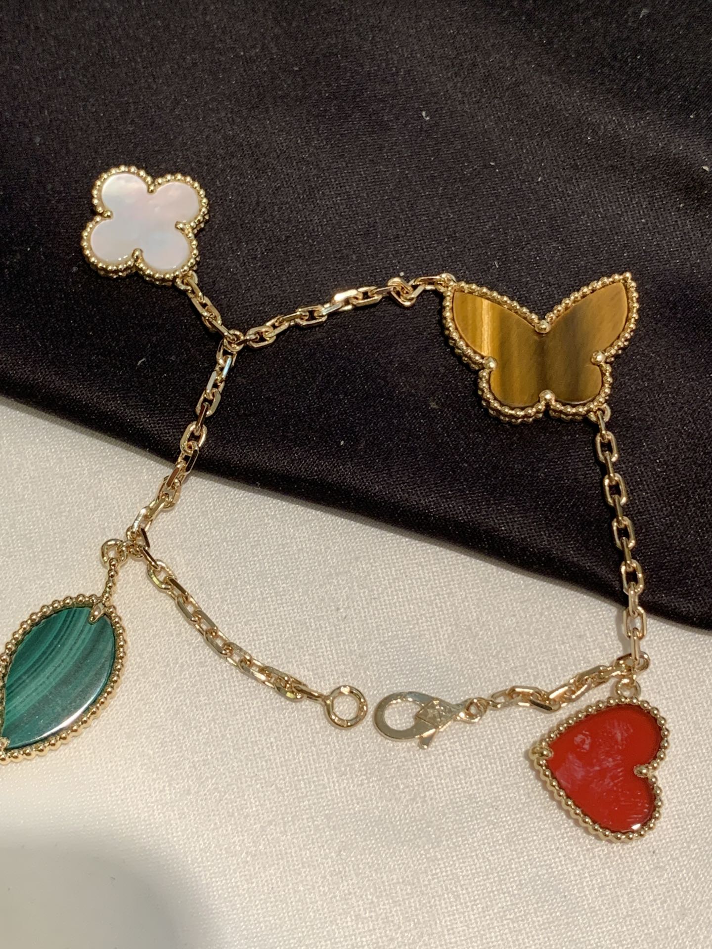 반클리프 Van Cleef & Arpels 팔찌