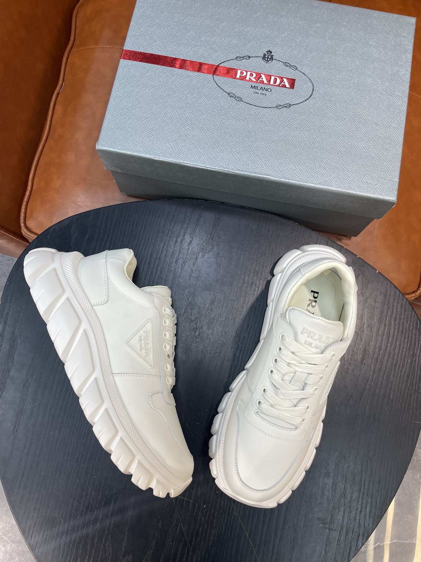 프라다 Prada 스니커즈