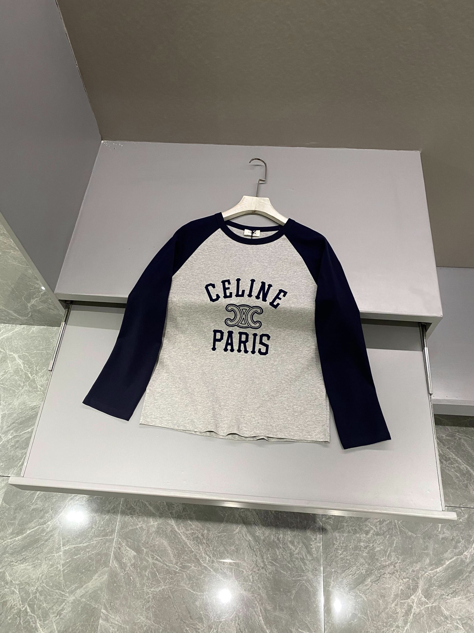 셀린느 CELINE  긴팔 티셔츠