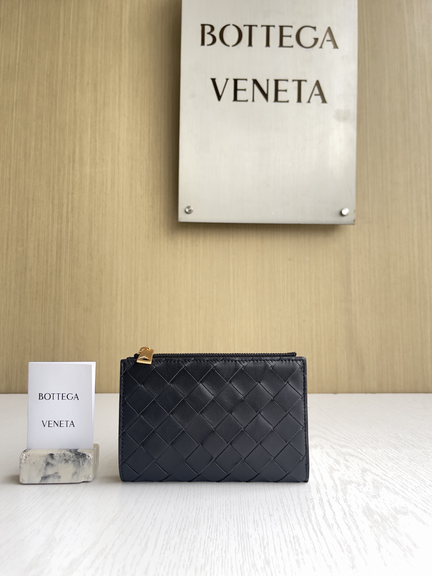 보테가 베네타 Bottega Veneta Bi-Fold Wallet 반지갑 667468