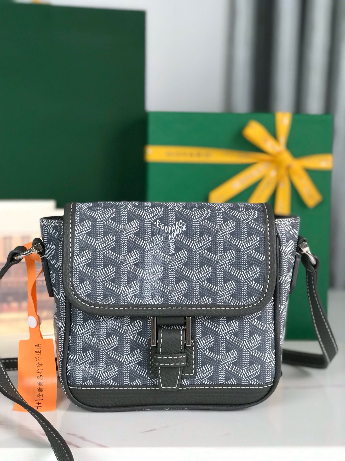 고야드 Goyard Grand Bleu PM 크로스 백 16CM
