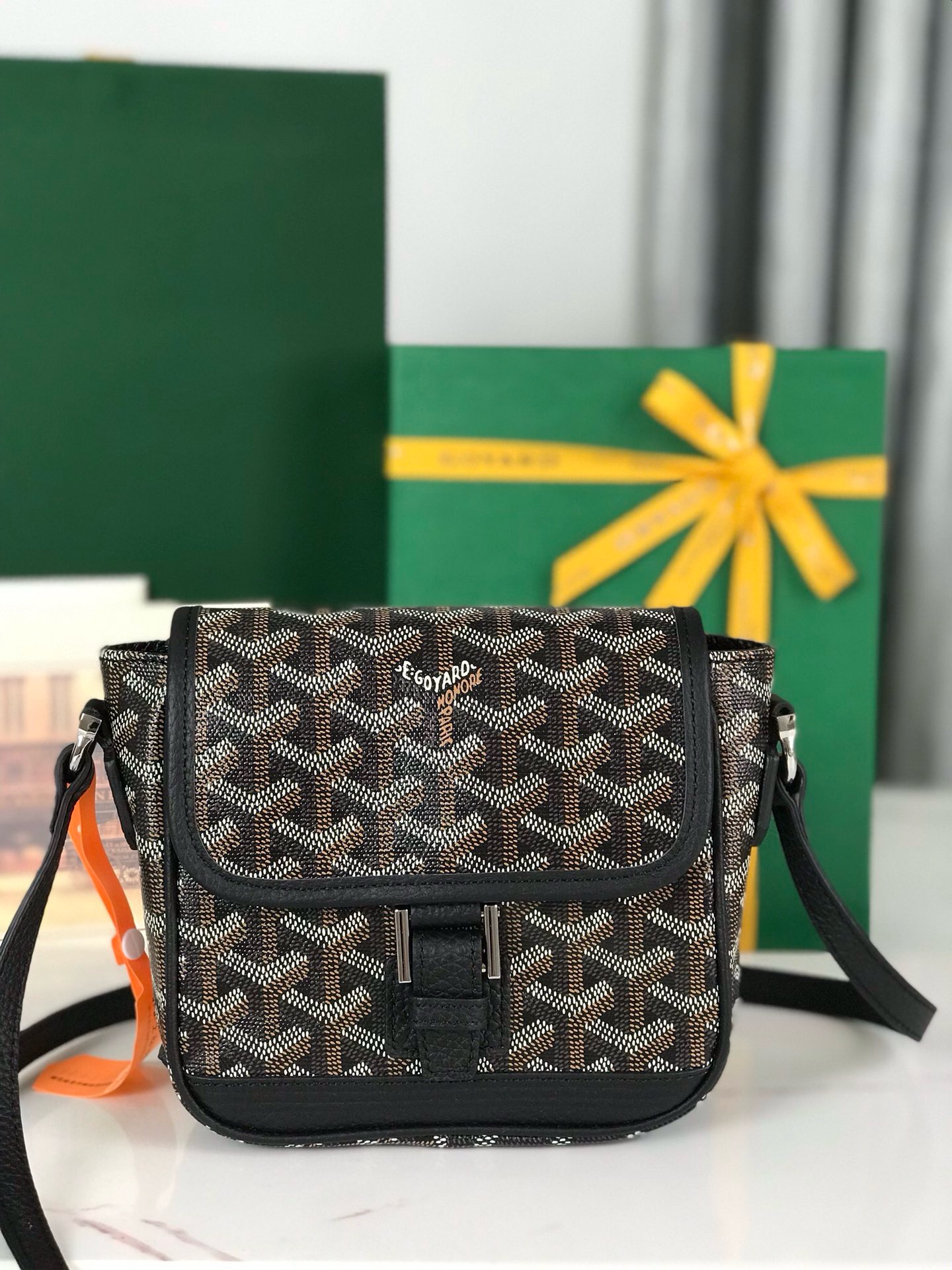 고야드 Goyard Grand Bleu PM 크로스 백 16CM