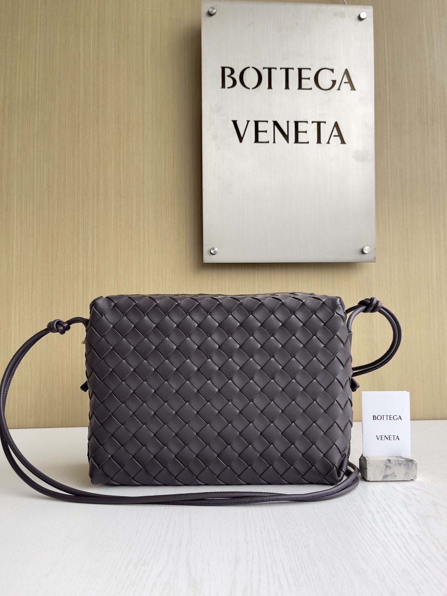 보테가 베네타 Bottega Veneta Loop 크로스 백 680256