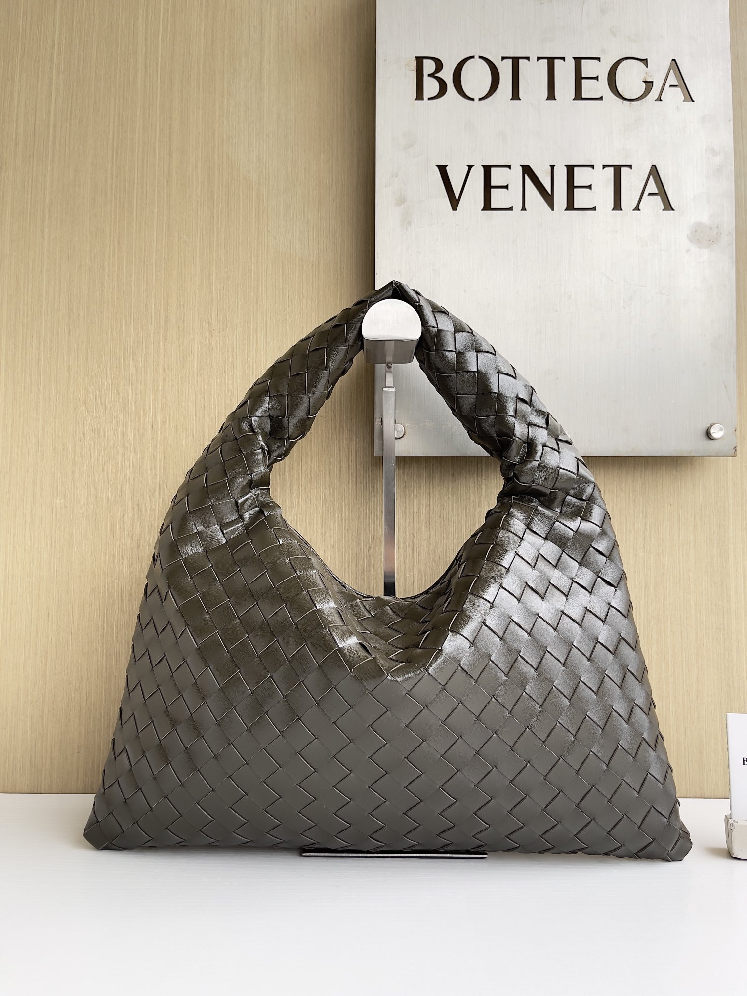 보테가베네타 Bottega Veneta Hop 탑 핸들백 763966