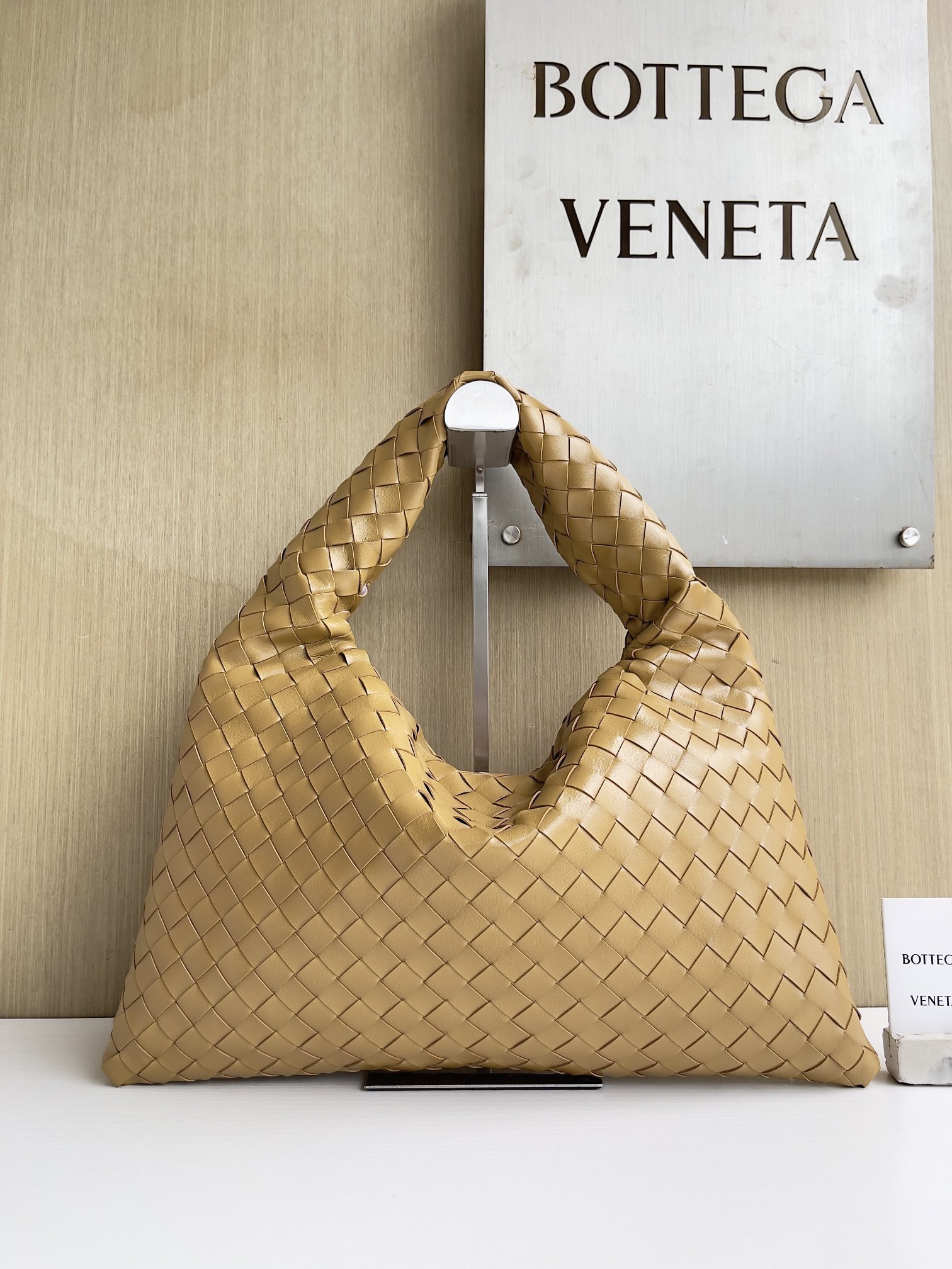 보테가베네타 Bottega Veneta Hop 탑 핸들백 763966