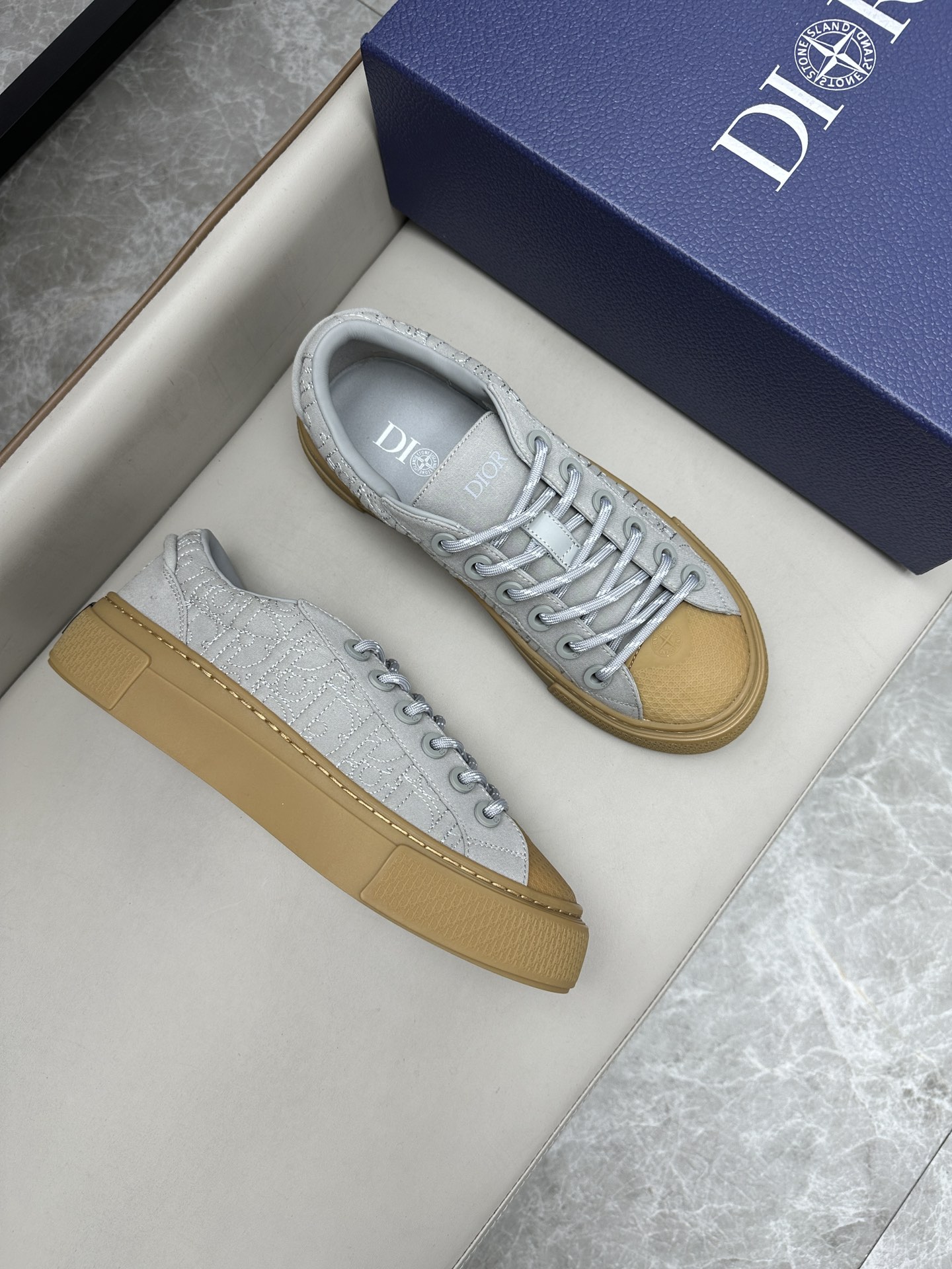 프라다 Prada 스니커즈