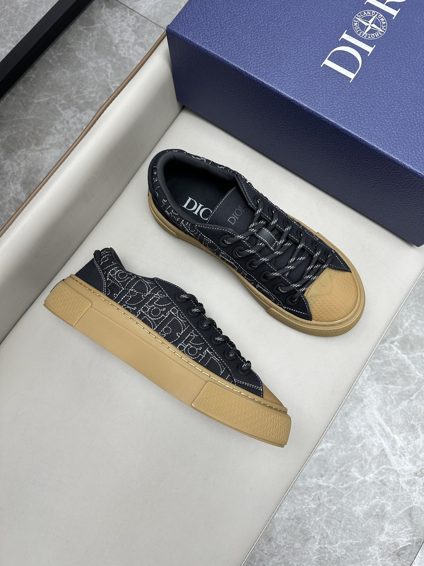 프라다 Prada 스니커즈