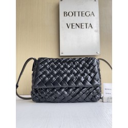 보테가 베네타 Bottega Veneta 크로스 백 776519