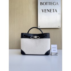 보테가베네타 Bottega Veneta Andiamo 토트 백 791594