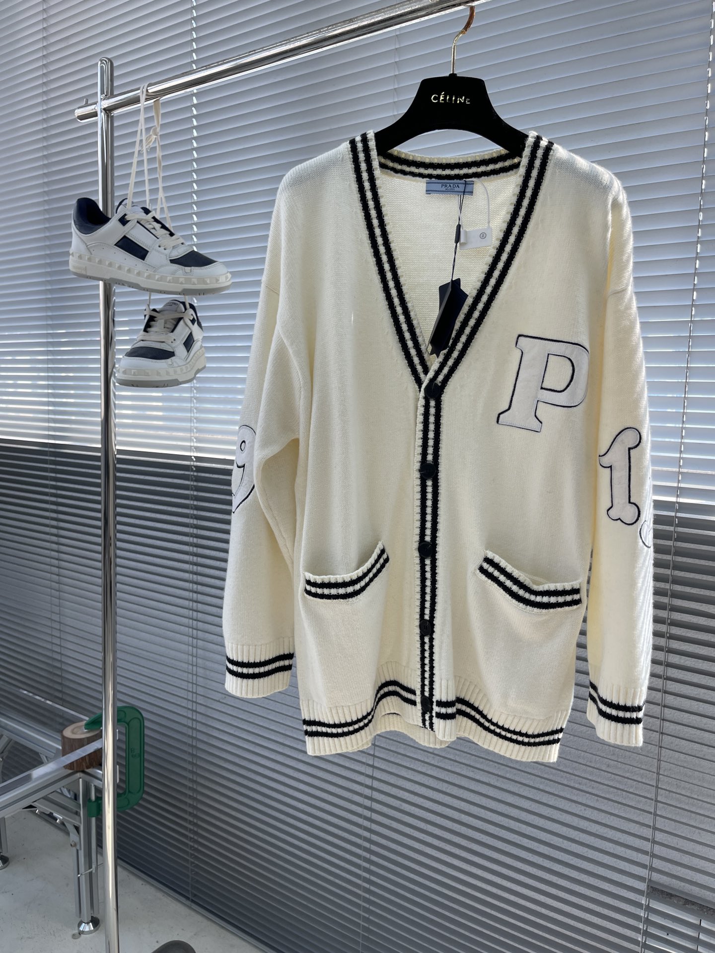 프라다 Prada 가디건