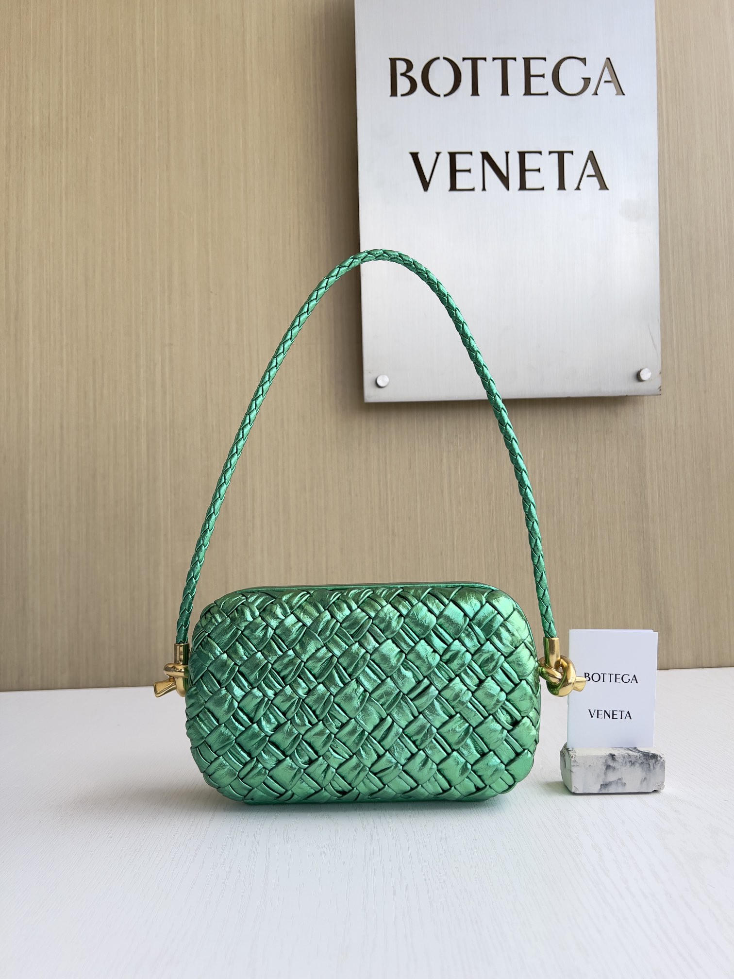 보테가베네타 Bottega Veneta Knot 717623