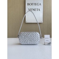 보테가베네타 Bottega Veneta Knot 숄더백 717623