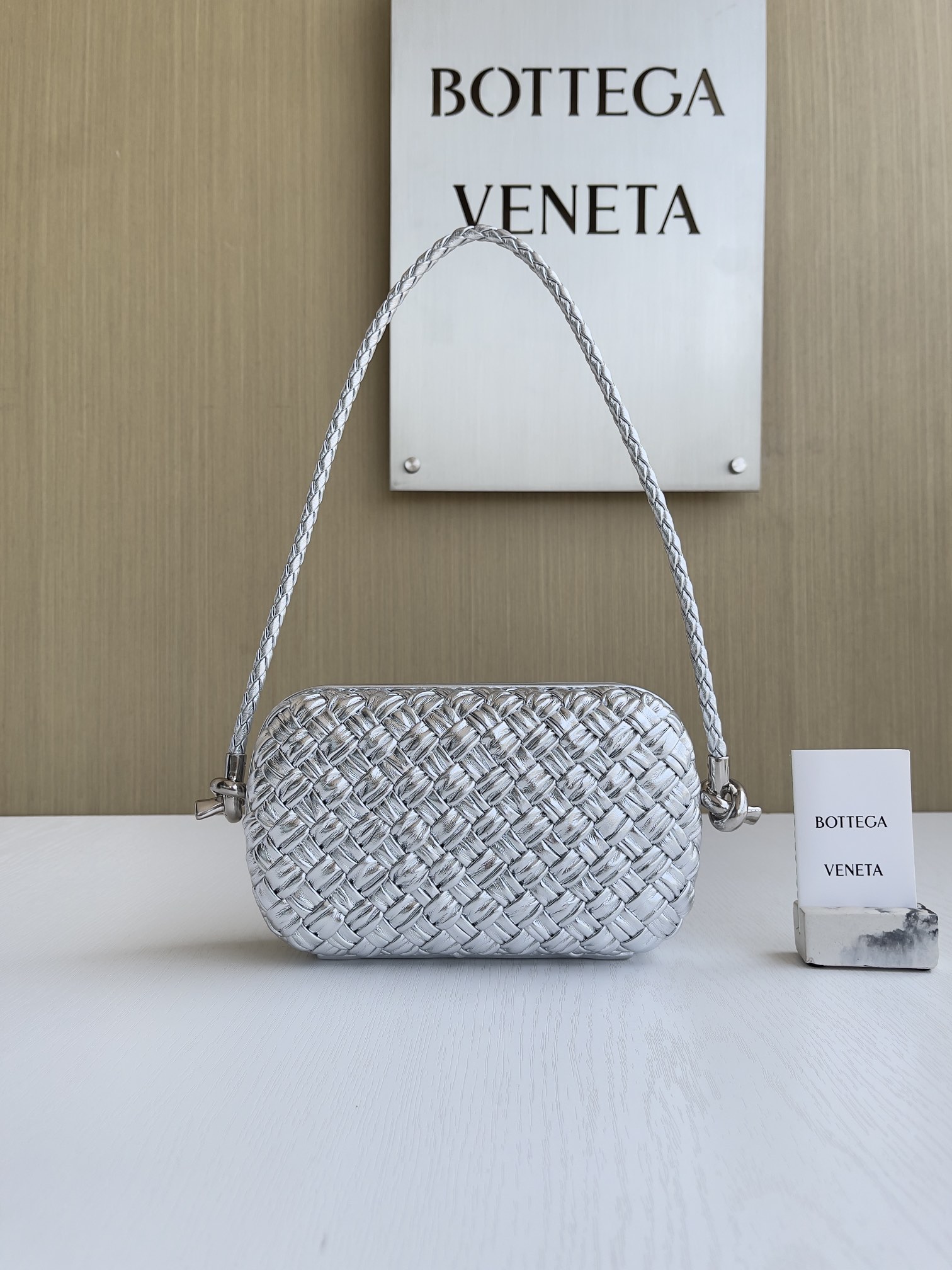 보테가베네타 Bottega Veneta Knot 717623