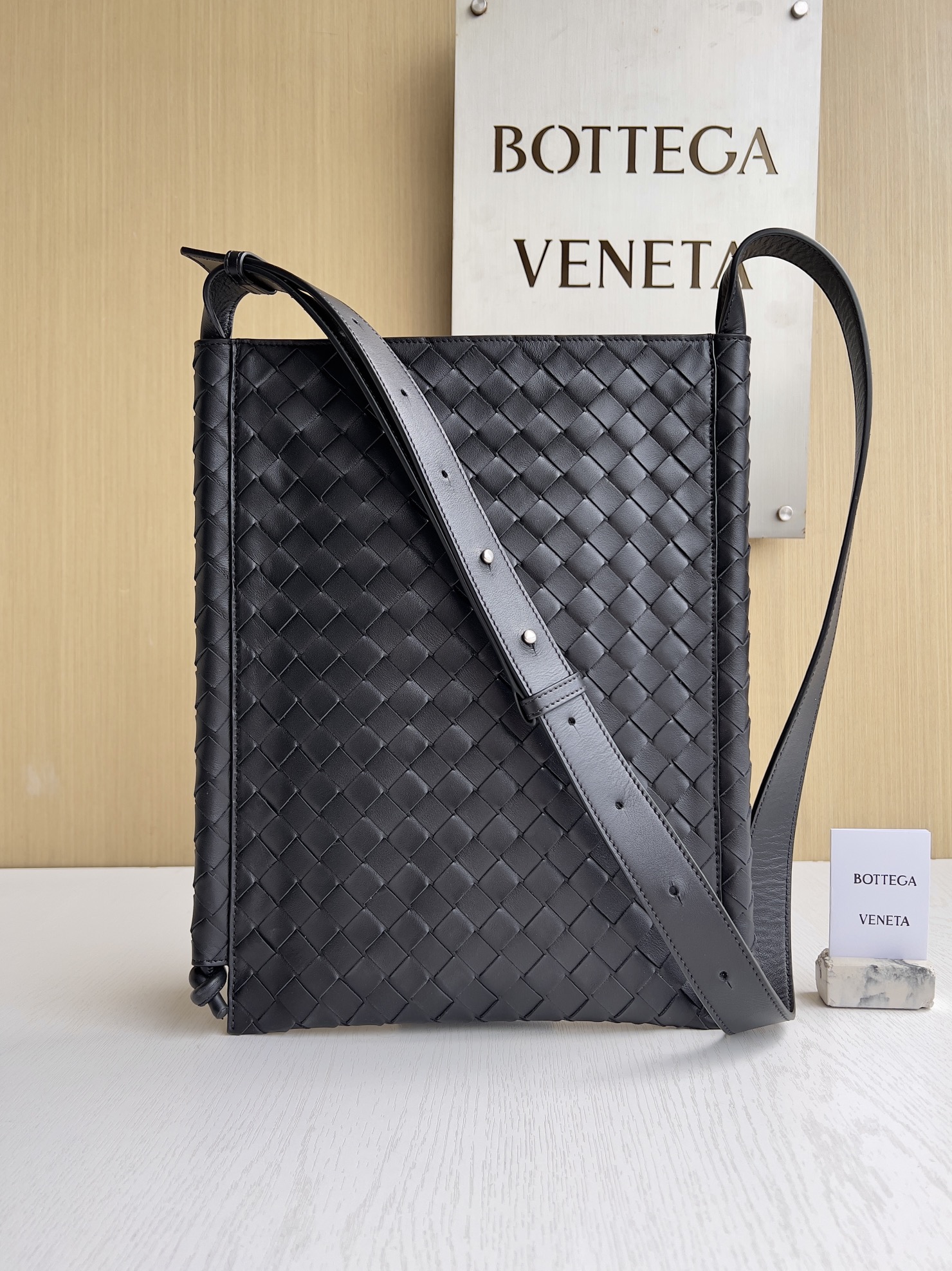 보테가 베네타 Bottega Veneta Flat Loop 크로스 백 777586