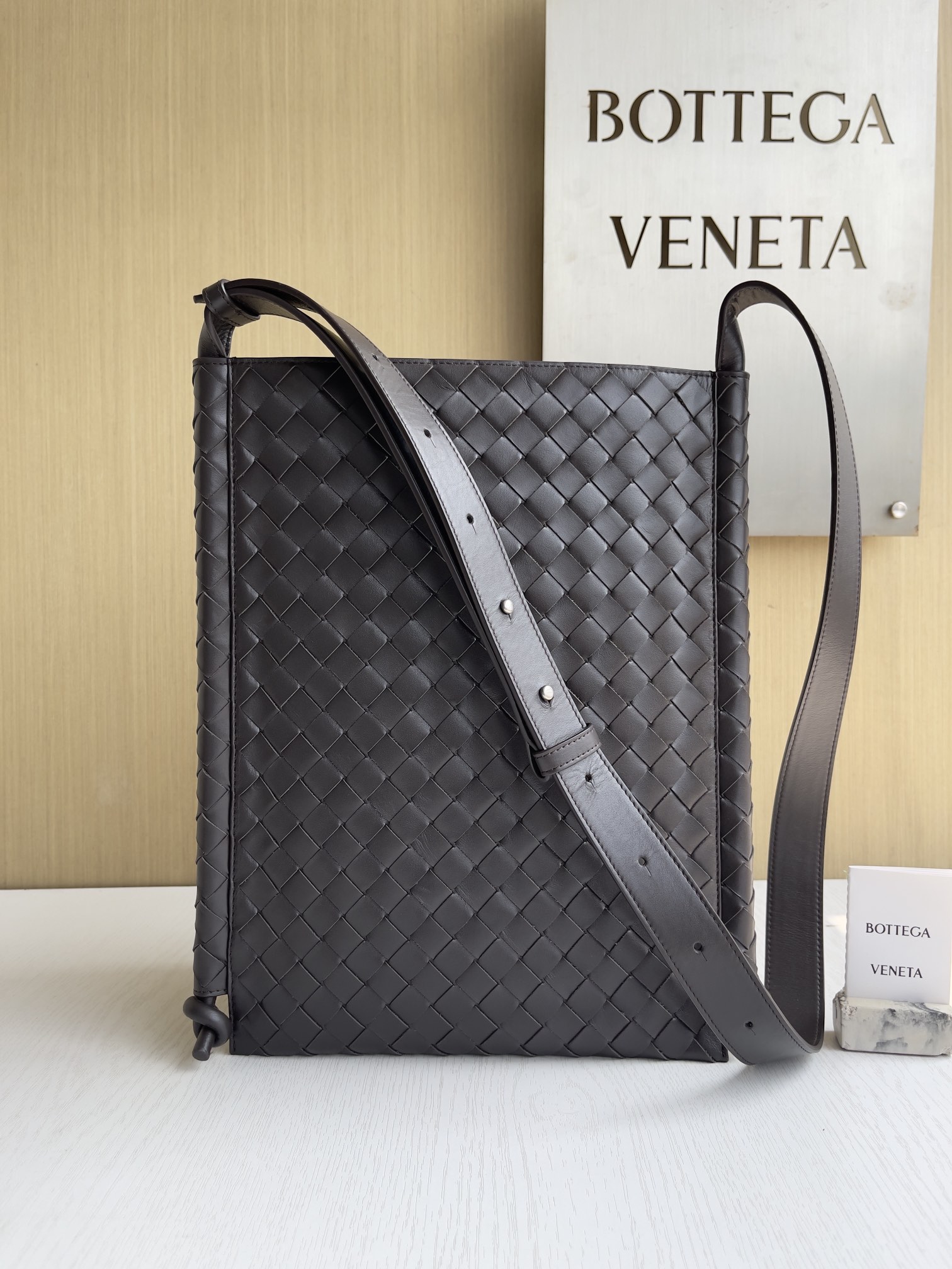 보테가 베네타 Bottega Veneta Flat Loop 크로스 백 777586