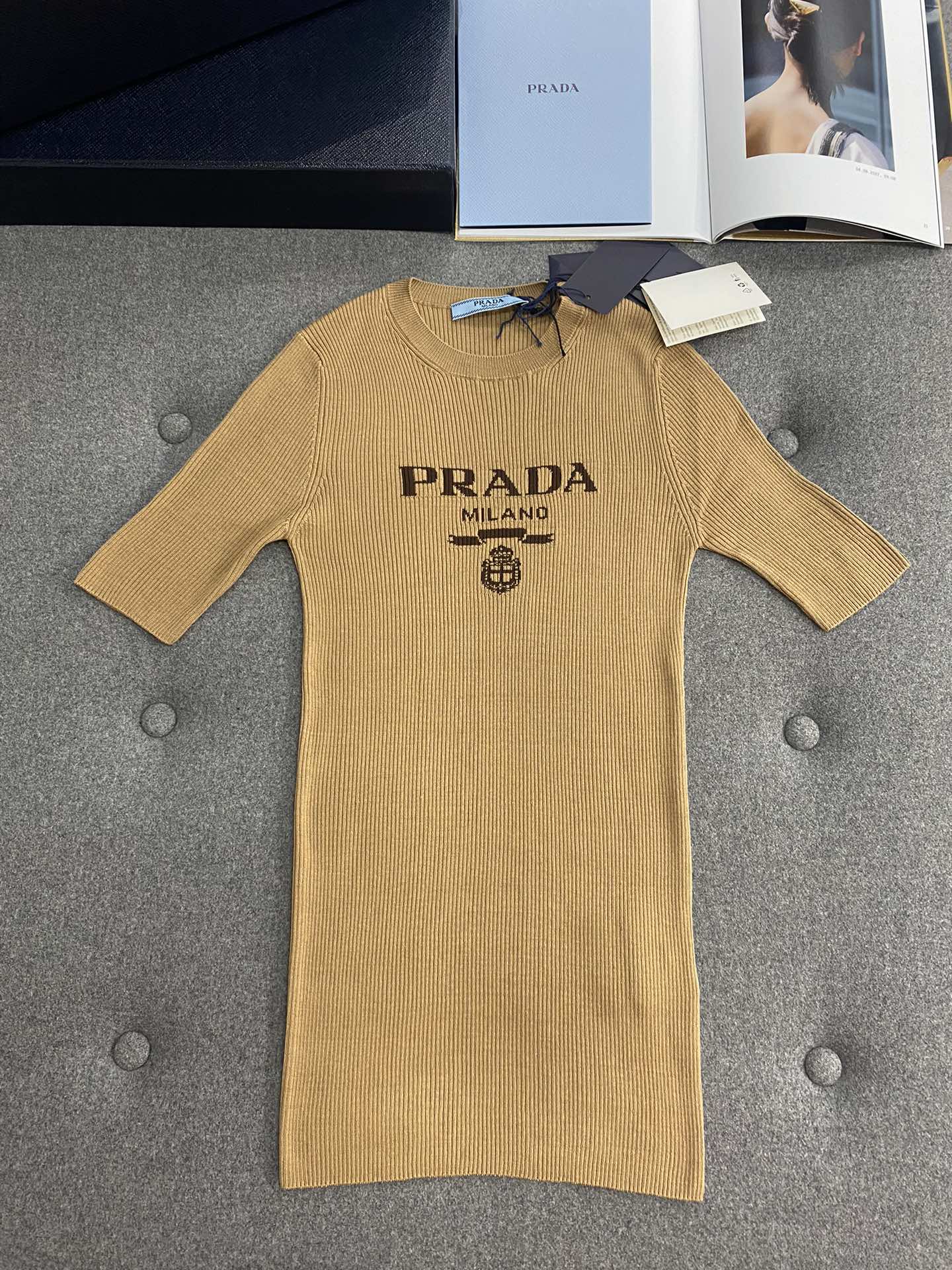 프라다 Prada 스웨터