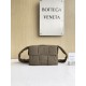 보테가 베네타 Bottega Veneta Padded Tech Cassette 크로스 백 755182