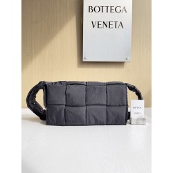 보테가 베네타 Bottega Veneta Cassette 크로스 백 628951