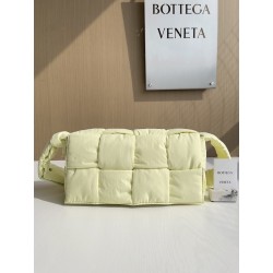 보테가 베네타 Bottega Veneta Cassette 크로스 백 628951