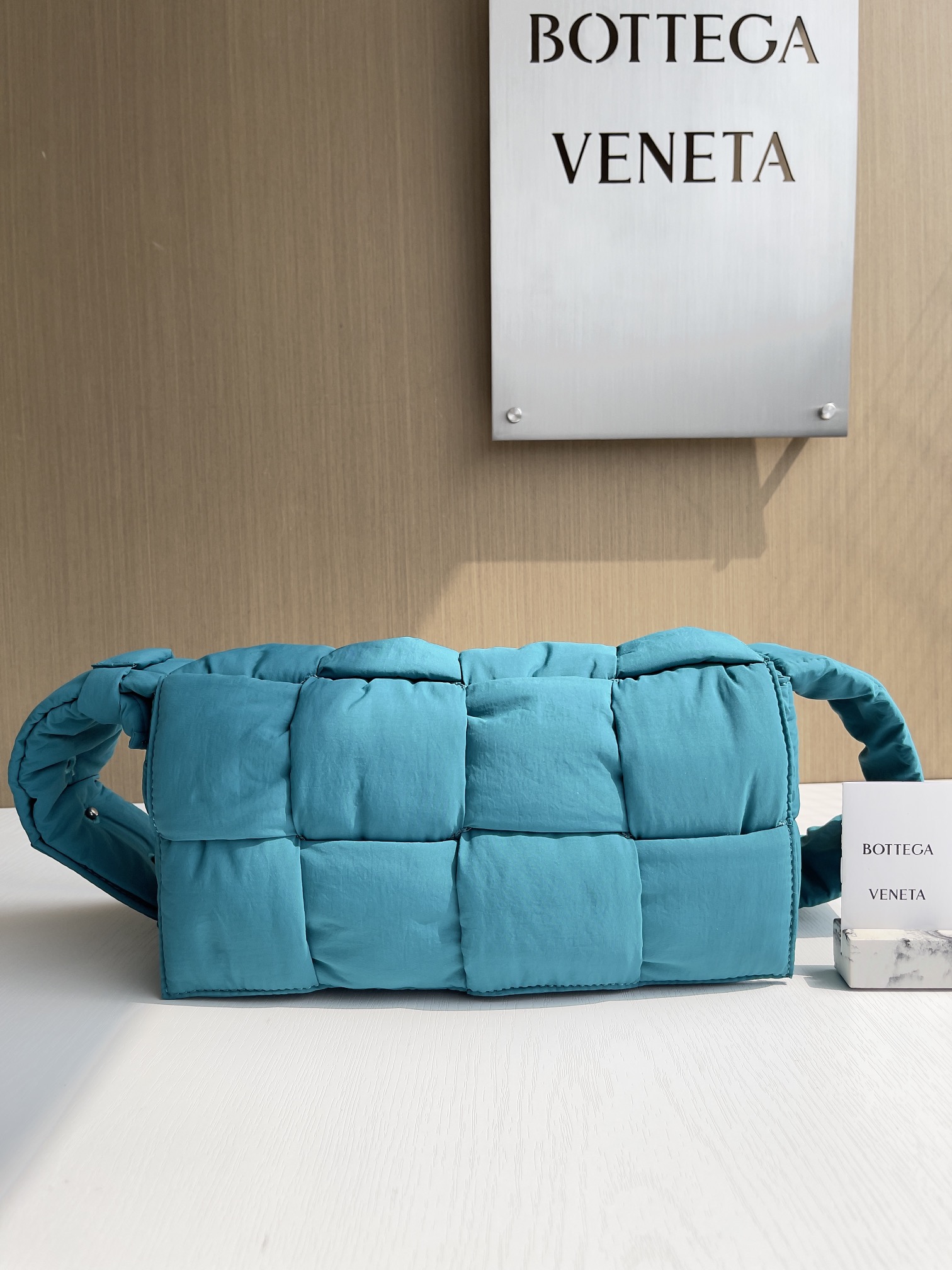 보테가 베네타 Bottega Veneta Cassette 크로스 백 628951