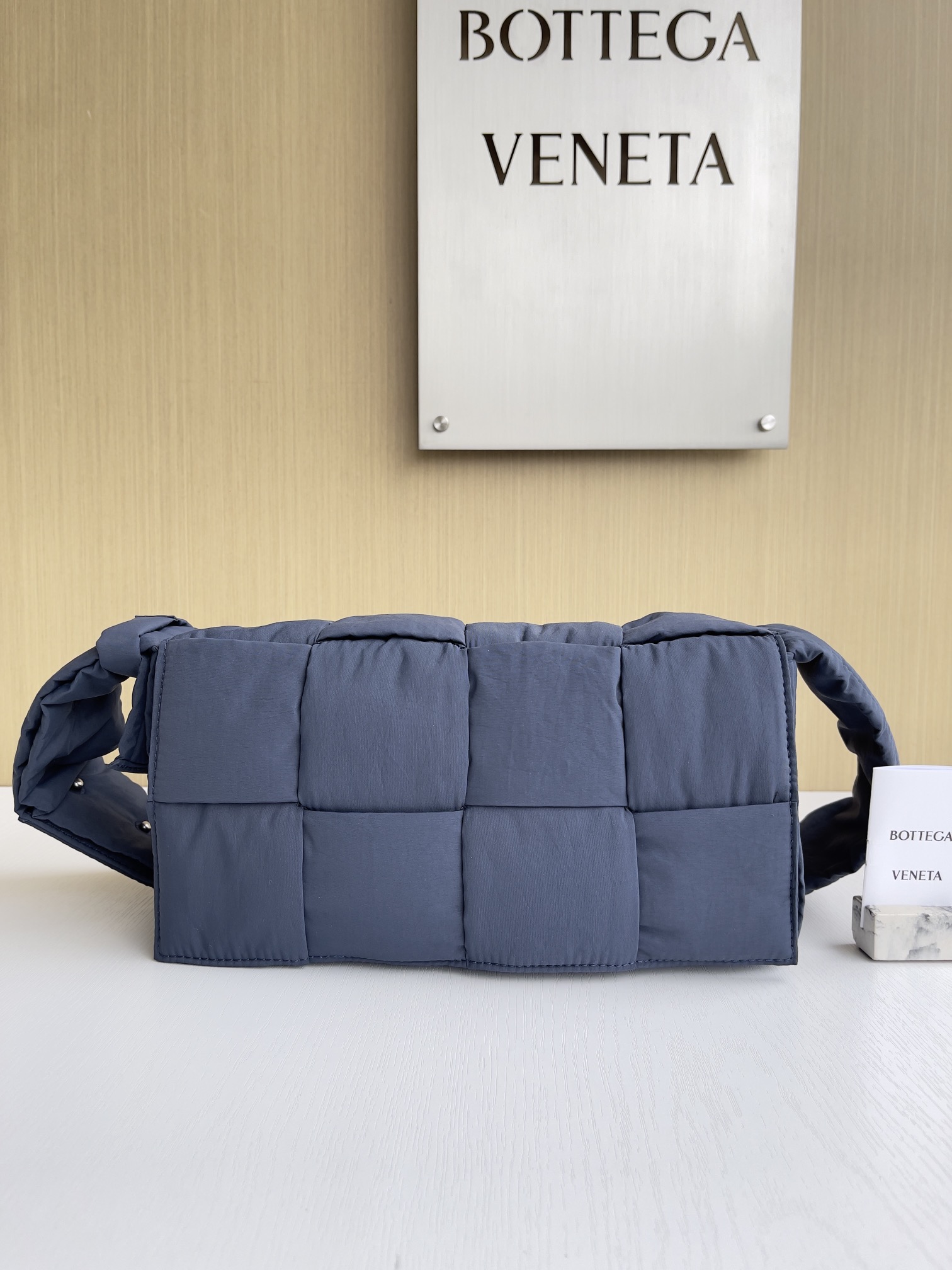 보테가 베네타 Bottega Veneta Cassette 크로스 백 628951