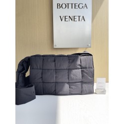 보테가 베네타 Bottega Veneta Cassette 크로스 백 70529