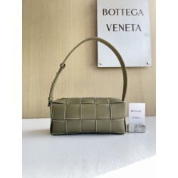 보테가베네타 Bottega Veneta Brick Cassette 숄더백 729251