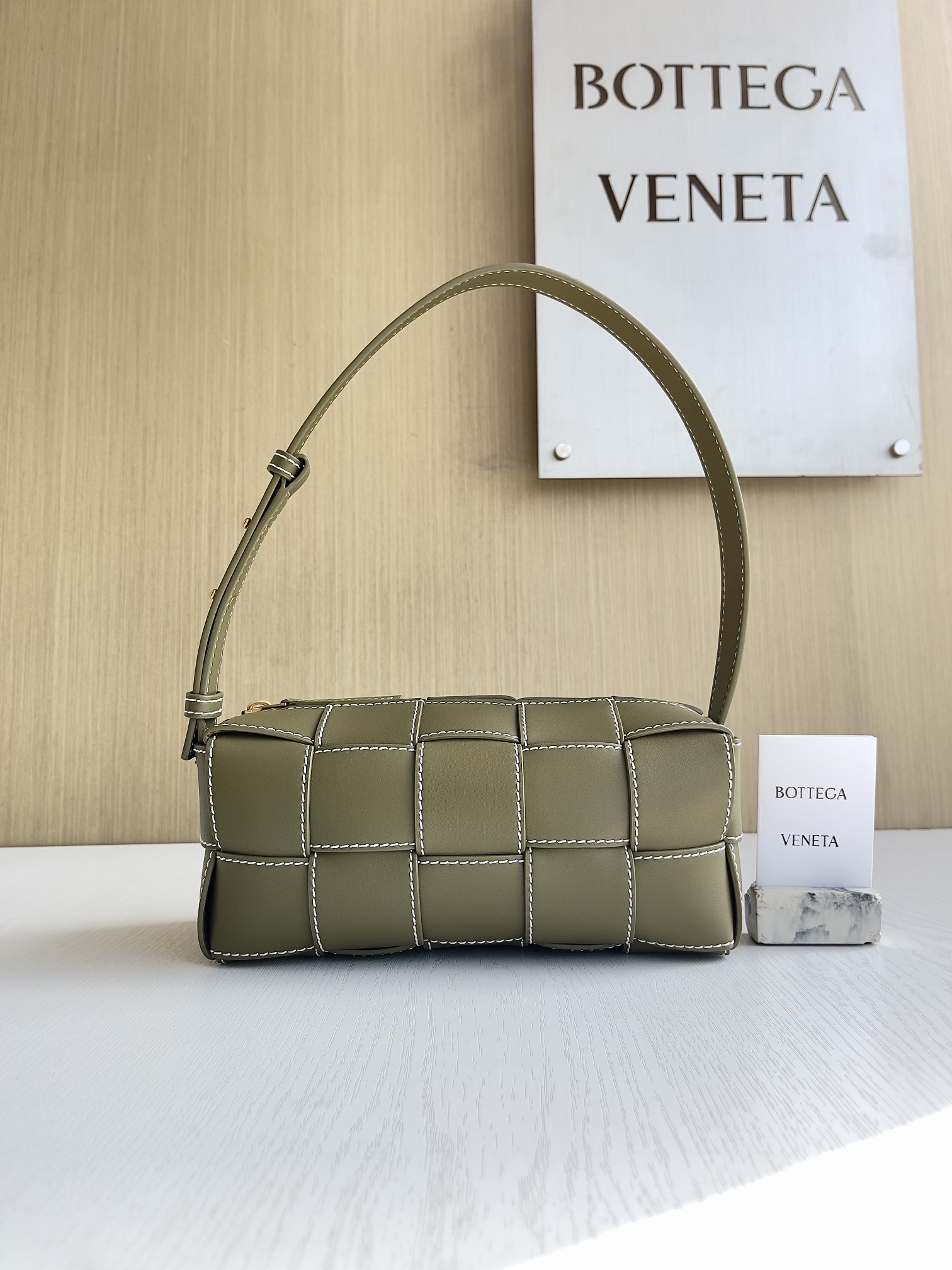 보테가베네타 Bottega Veneta Brick Cassette 729251