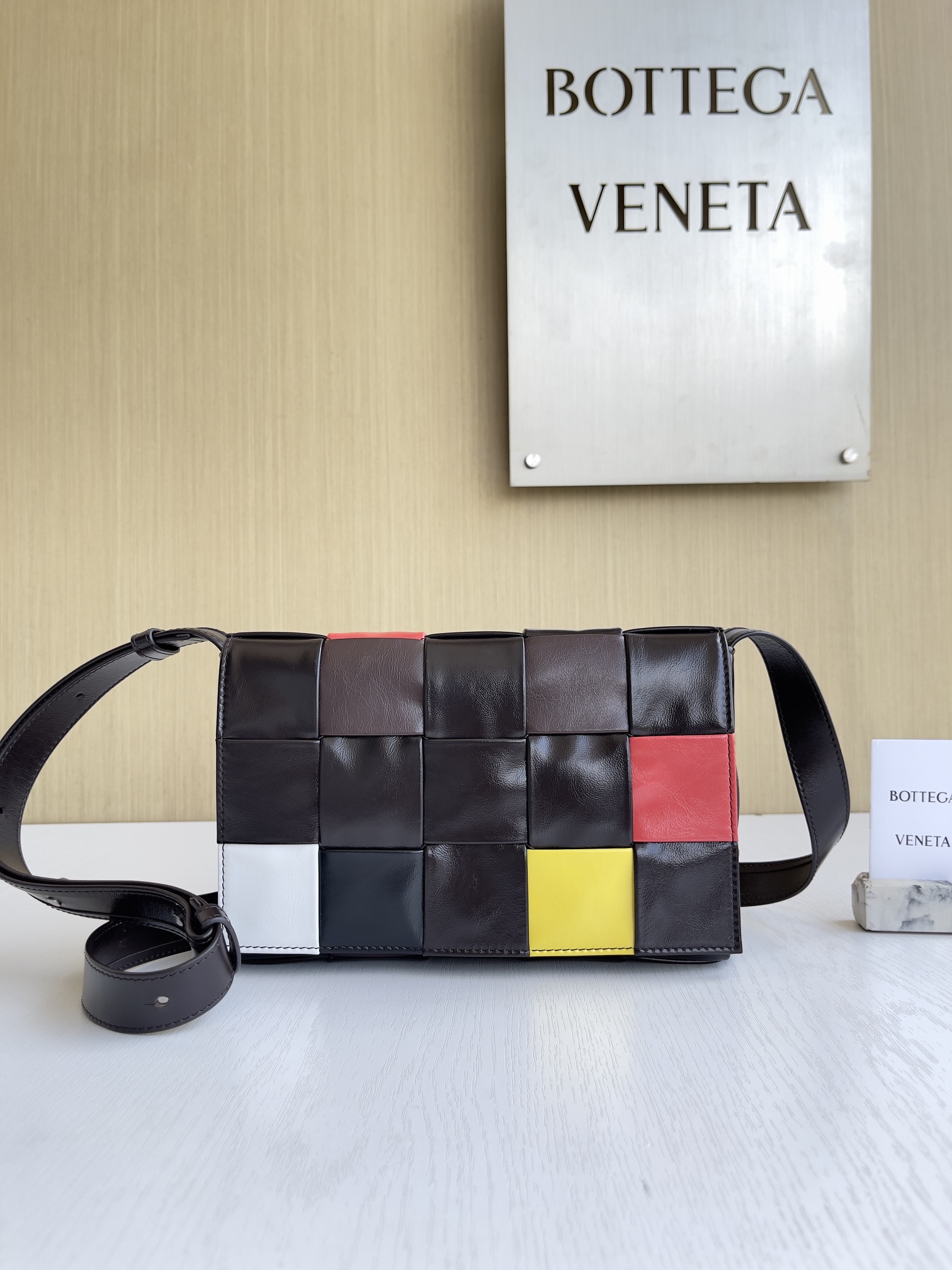 보테가 베네타 Bottega Veneta Cassette 크로스 백 667298