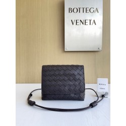 보테가 베네타 Bottega Veneta Intrecciato 크로스 백 741897