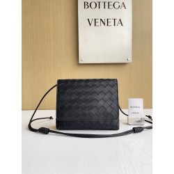 보테가 베네타 Bottega Veneta Intrecciato 크로스 백 741897