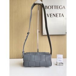 보테가 베네타 Bottega Veneta Brick Cassette 크로스 백 729251