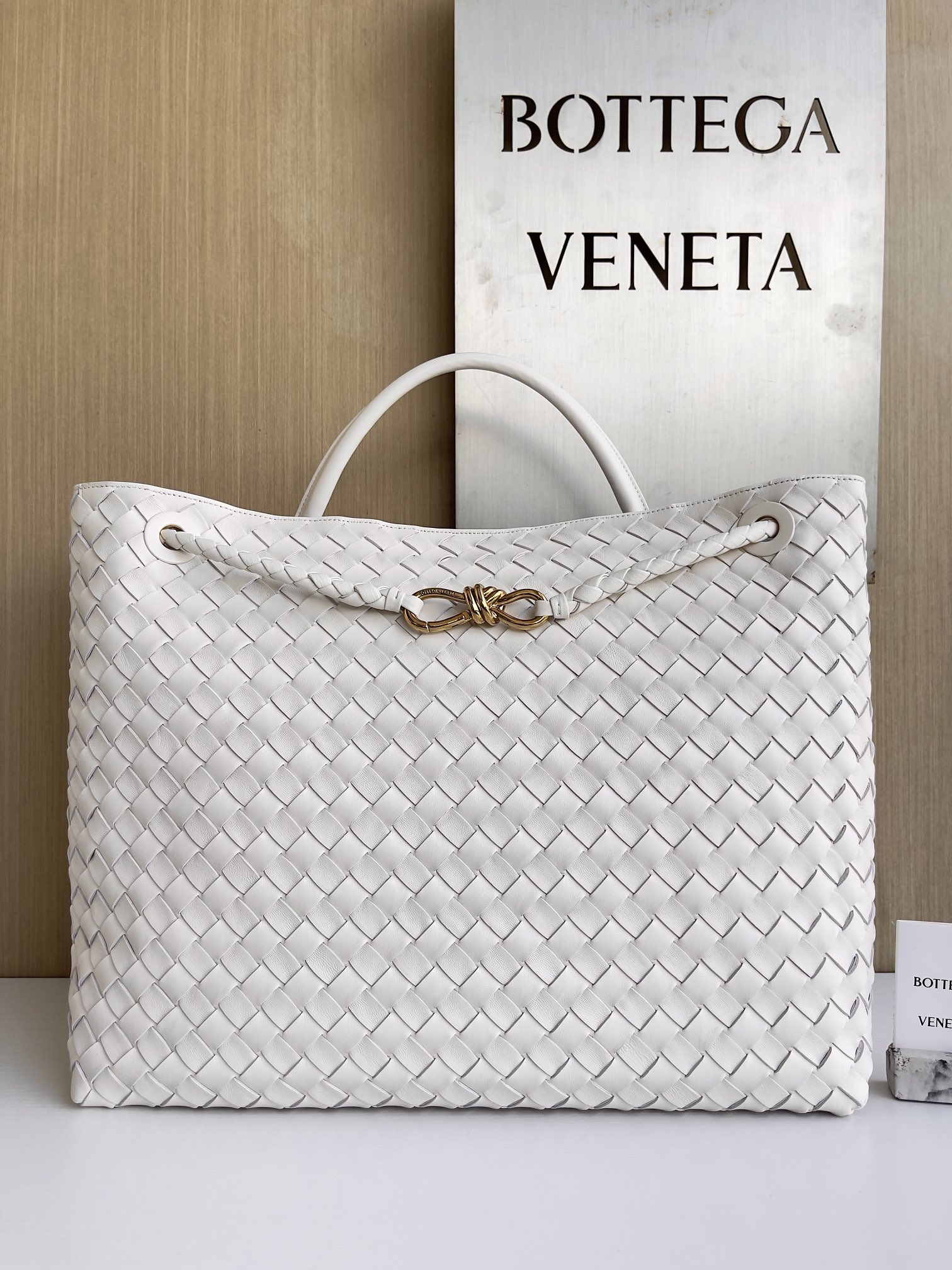 보테가베네타 Bottega Veneta Andiamo 743575