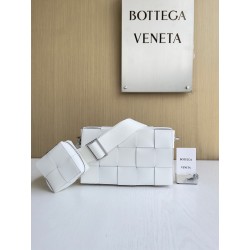 보테가 베네타 Bottega Veneta Cassette 크로스 백 741777