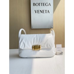 보테가 베네타 Bottega Veneta 크로스 백 717237