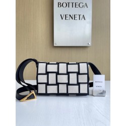 보테가 베네타 Bottega Veneta Cassette 크로스 백 741451