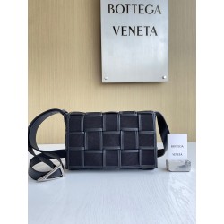 보테가 베네타 Bottega Veneta Cassette 크로스 백 741451