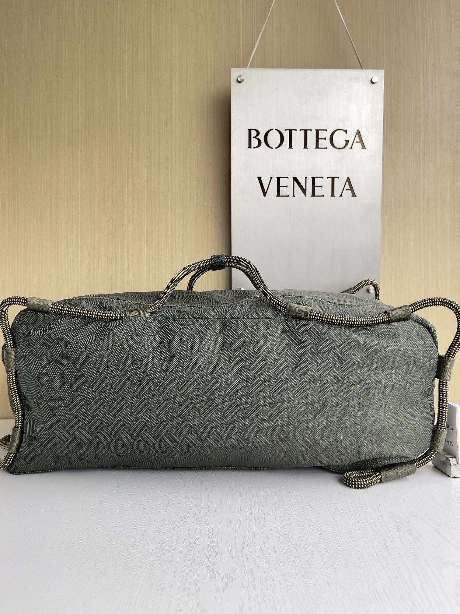 보테가베네타 Bottega Veneta 여행 가방 718083