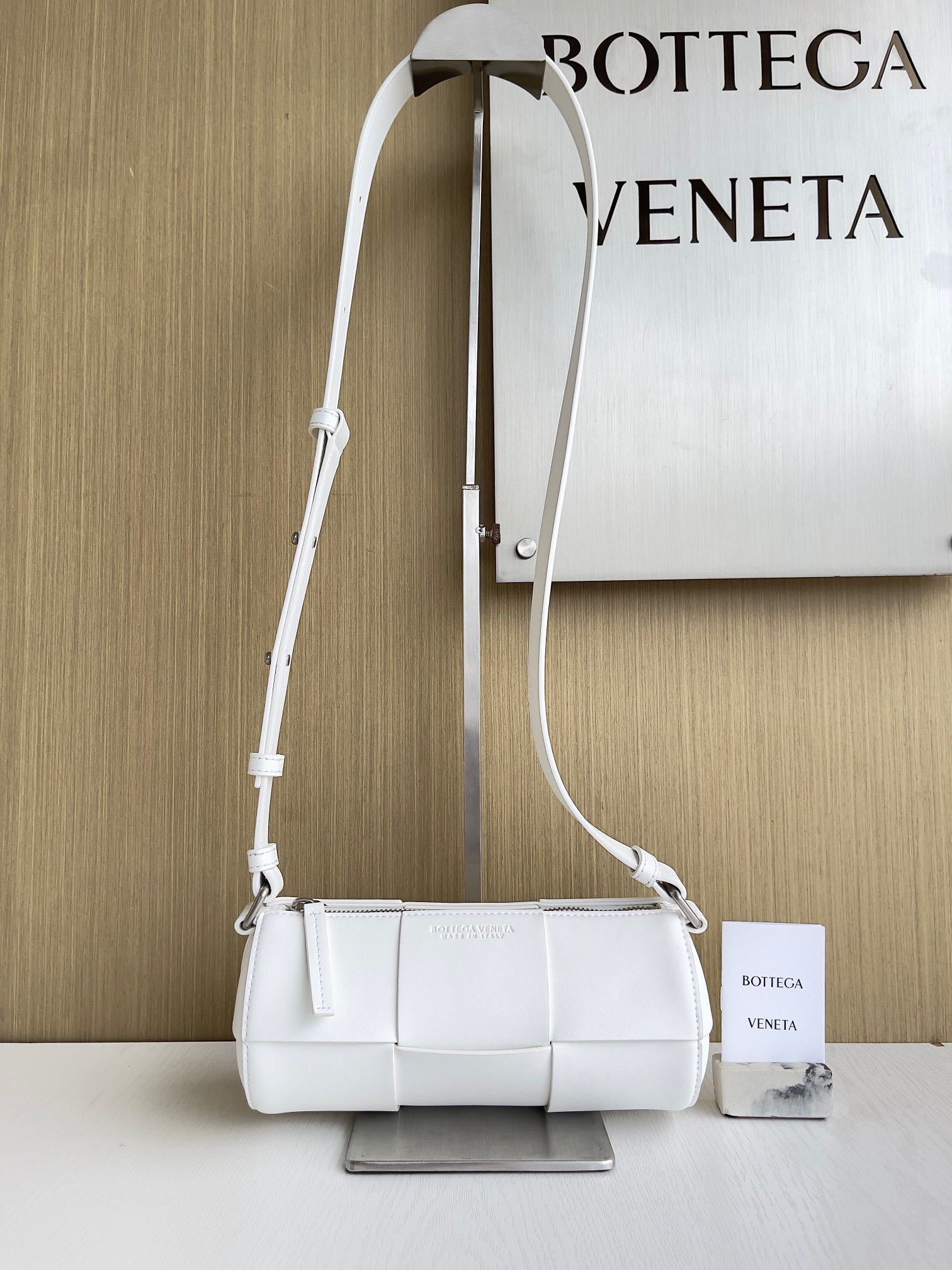 보테가베네타 Bottega Veneta 버킷 백 741651