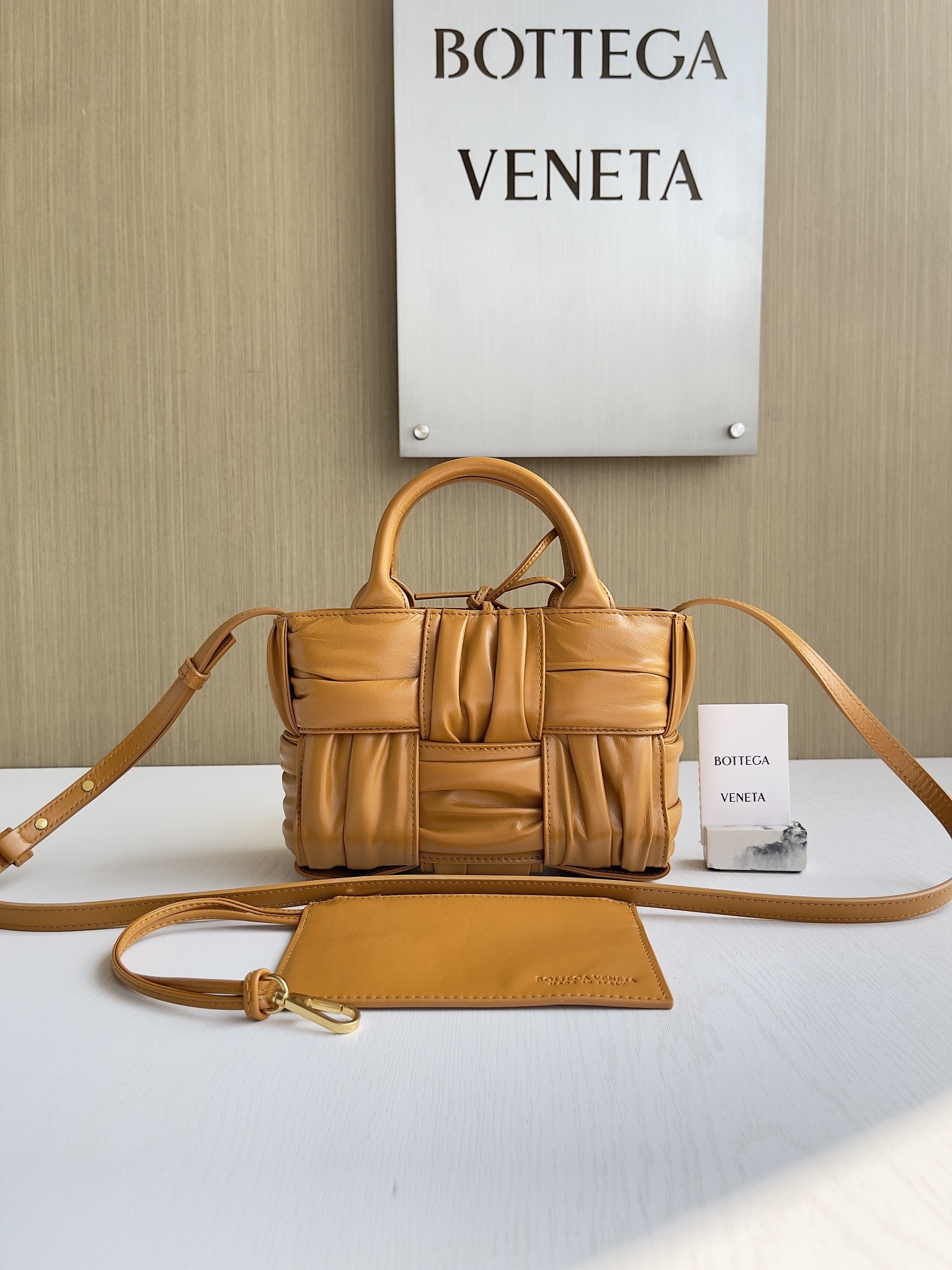 보테가베네타 Bottega Veneta Candy Arco 토트 백 729029