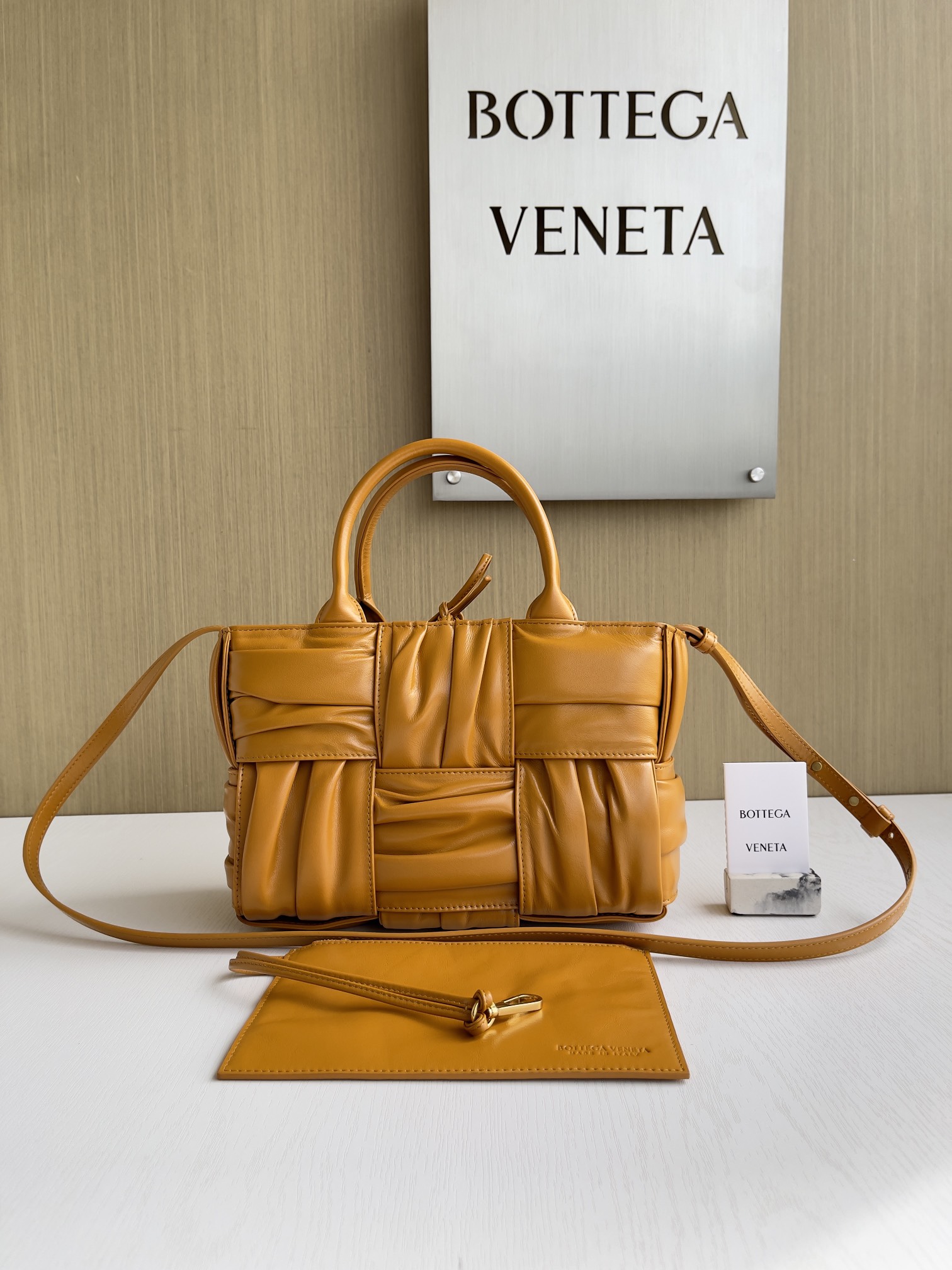 보테가베네타 Bottega Veneta MINI Arco 토트 백 729042