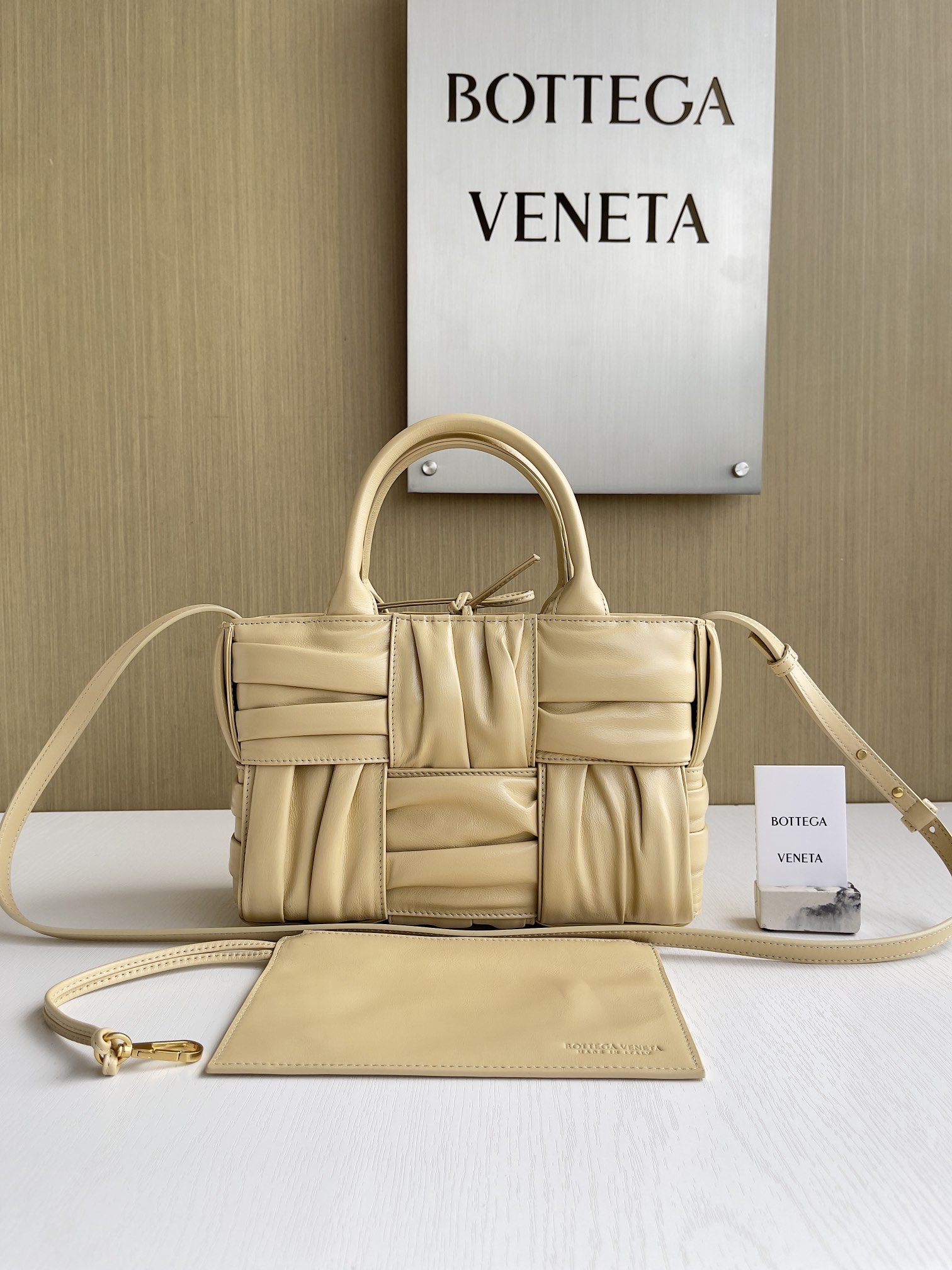 보테가베네타 Bottega Veneta MINI Arco 토트 백 729042