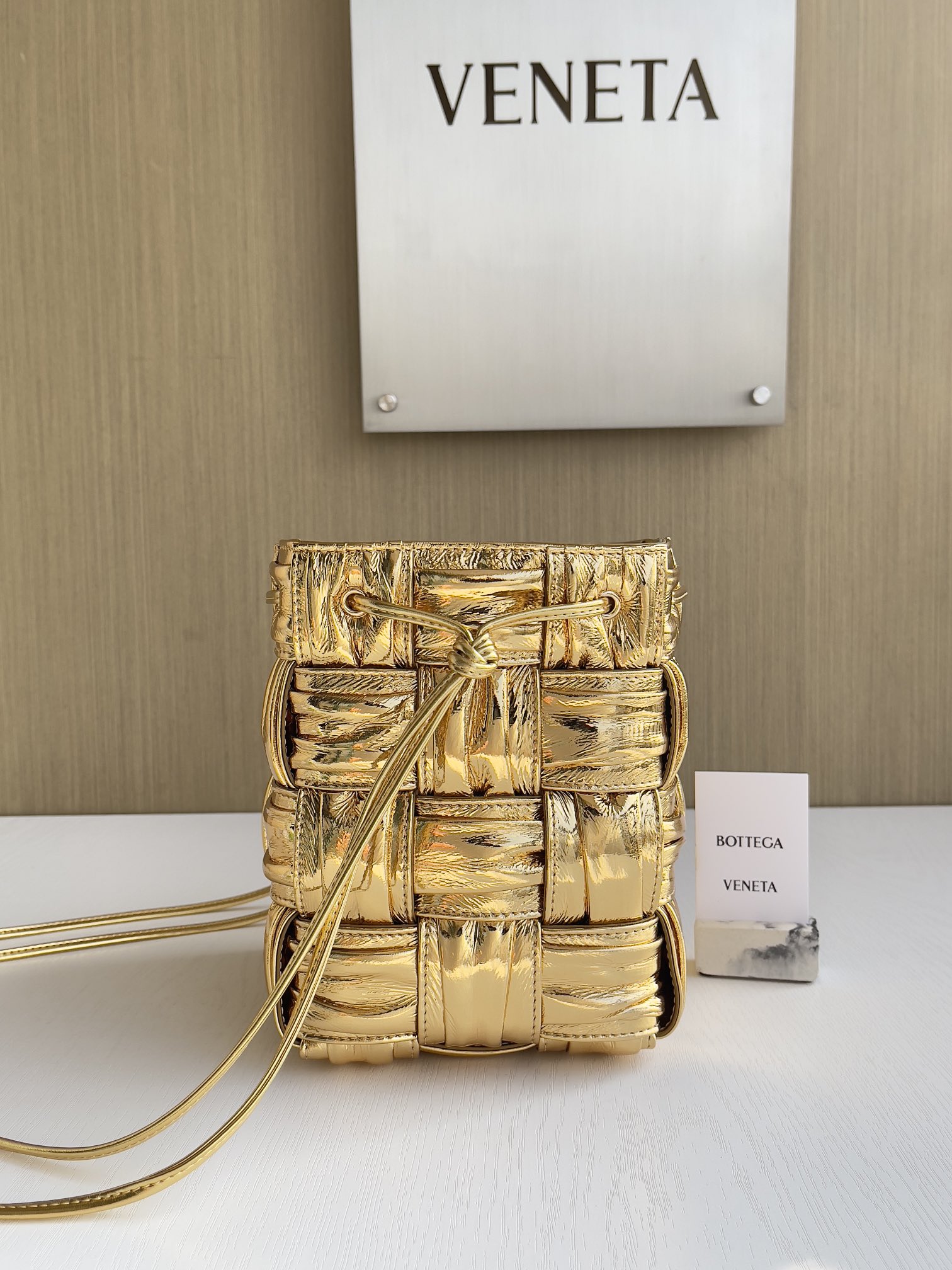 보테가베네타 Bottega Veneta Cassette 버킷 백 717187