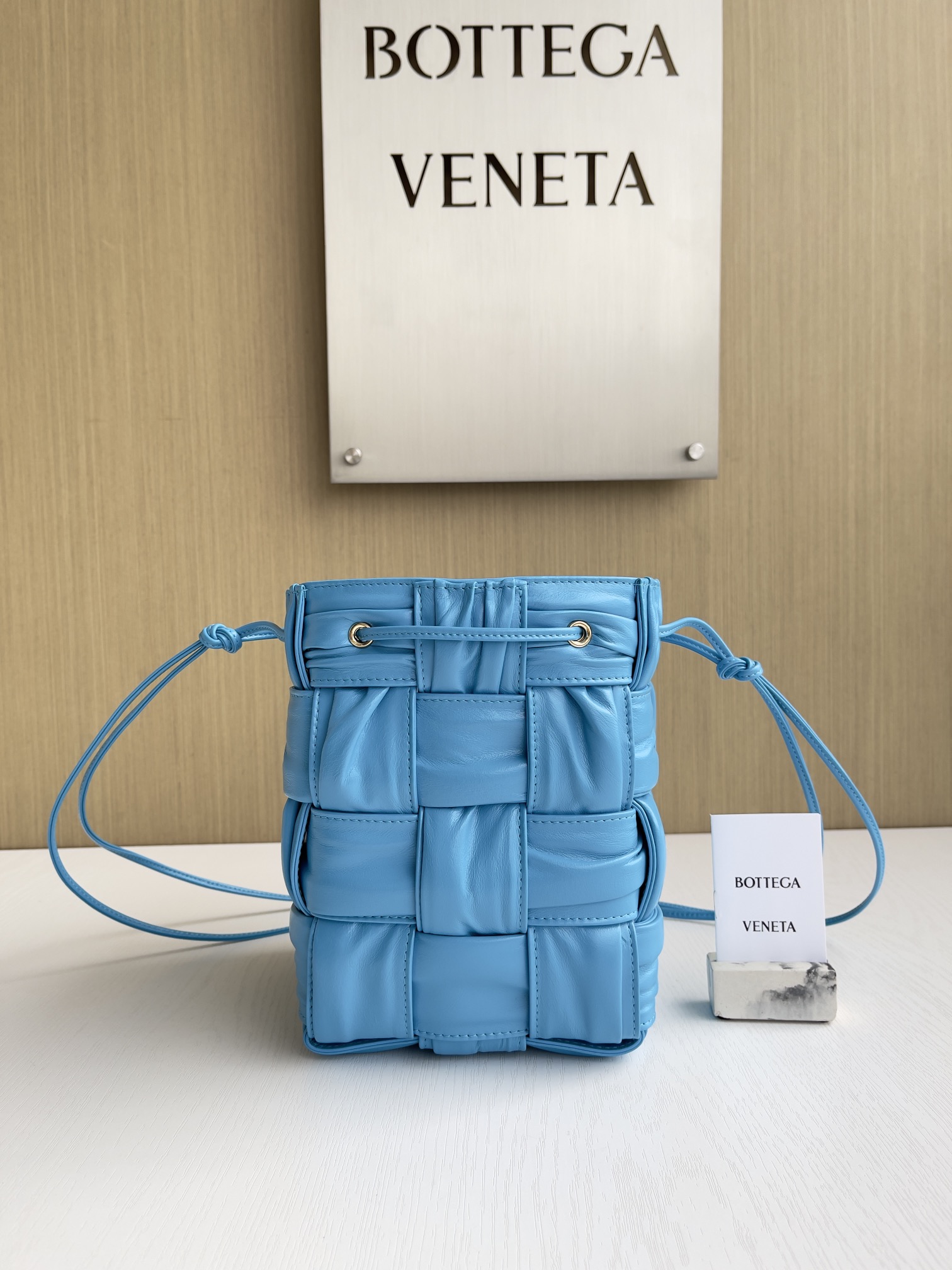 보테가베네타 Bottega Veneta Cassette 버킷 백 717187