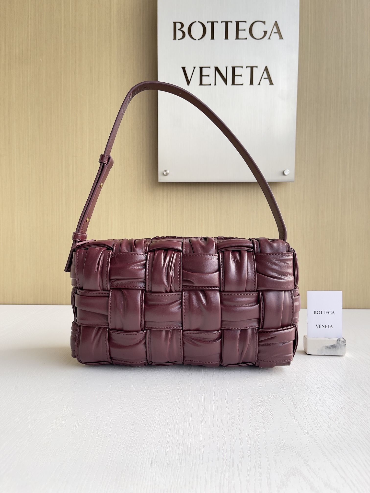 보테가베네타 Bottega Veneta Brick Cassette 717090